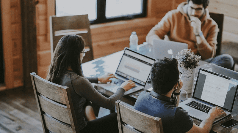 بهترین سایت فریلنسری ۲۰۲۶